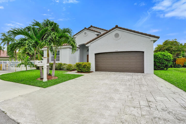Property Photo: 3274 NW 22nd Avenue FL 33309