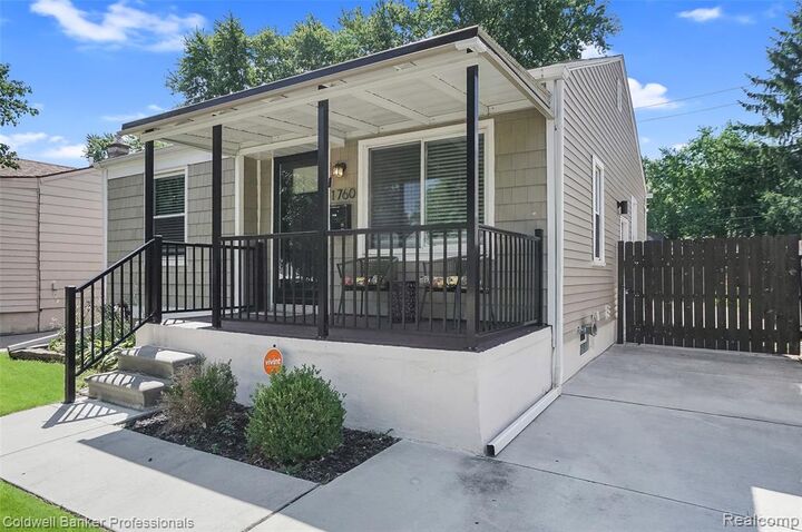 Property Photo:  1760 E Hazelhurst Street  MI 48220 