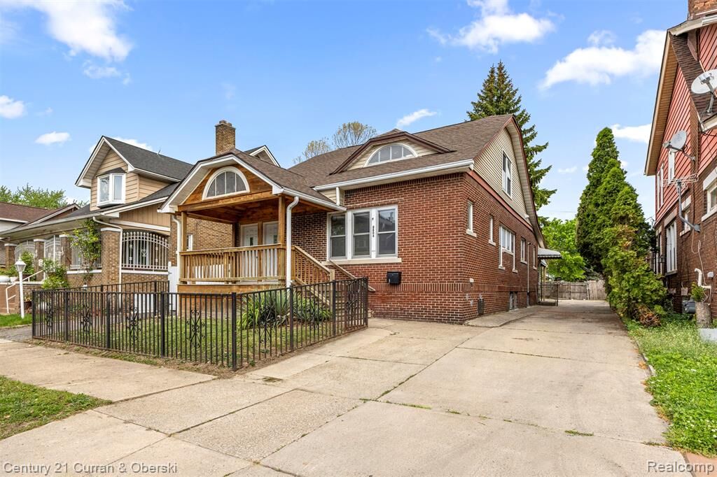 Property Photo:  8804 Mason Place  MI 48209 