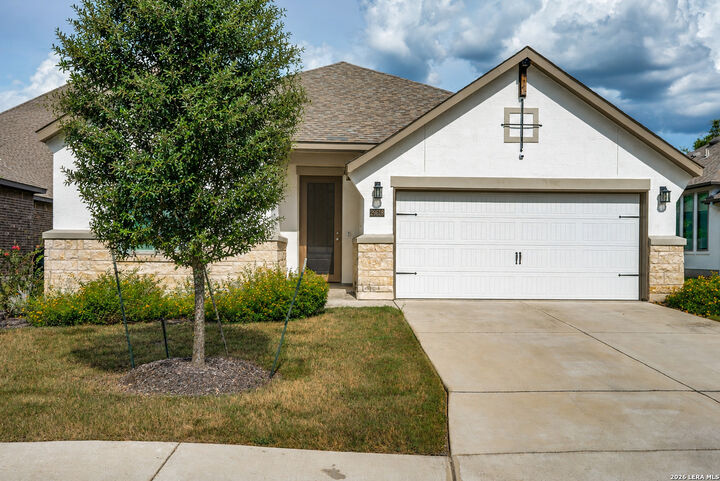 Property Photo:  29618 Wackford Rdg  TX 78015 