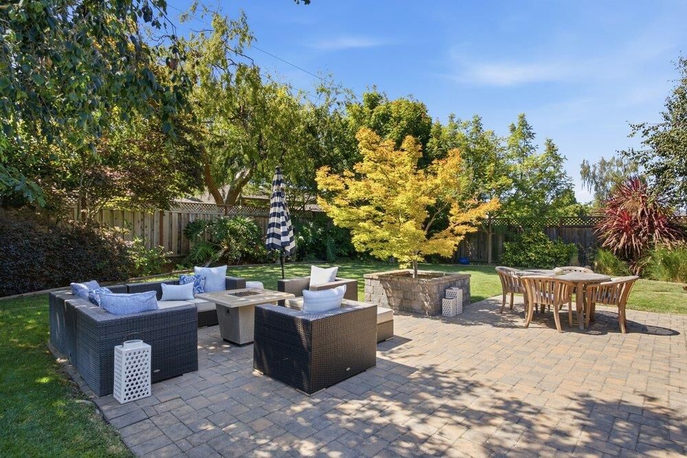 Property Photo: 624 Tomi Lea Street CA 94022