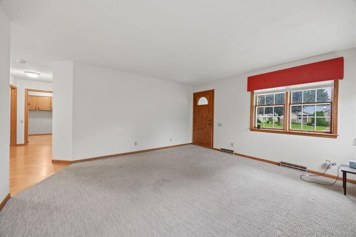 Property Photo:  1304 Nantucket Drive A  WI 53546 