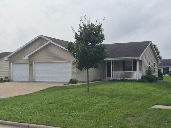 Property Photo:  4022 Kingsford Drive  WI 53546 
