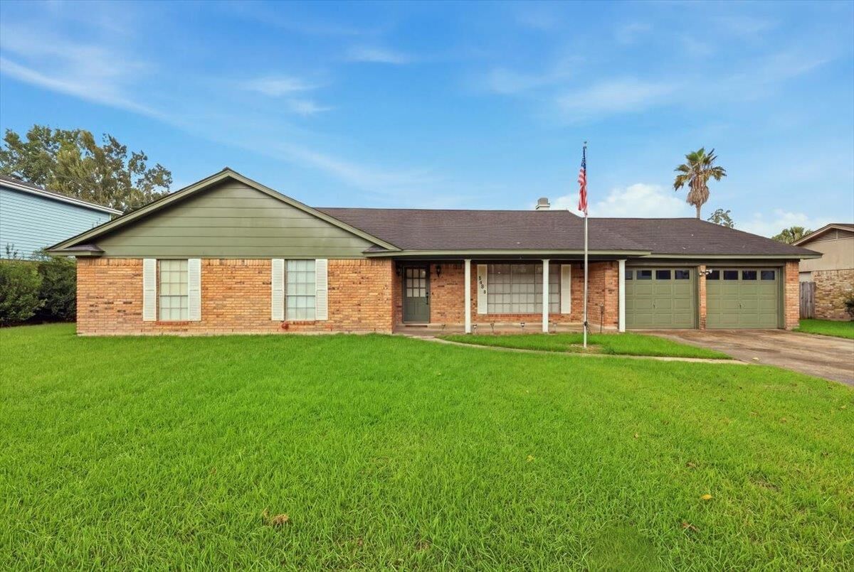 Property Photo: 8408 Friar Tuck TX 77632