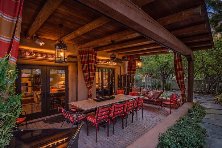 Property Photo: 414 Acequia Madre NM 87505