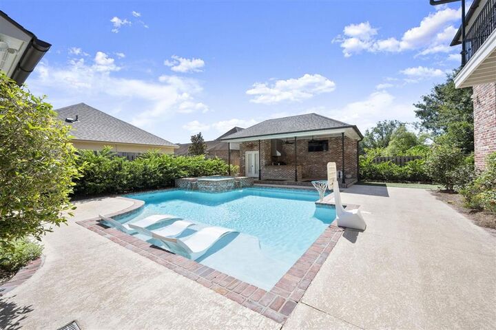Property Photo:  19204 Bellerive Court  LA 70809 