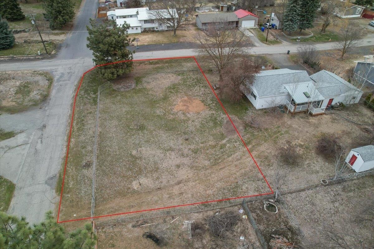 Property Photo:  117xx N Sheridan St  WA 99021 