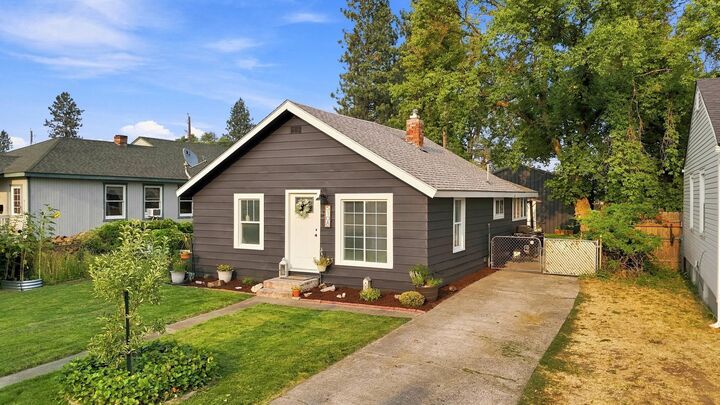 Property Photo:  5108 N Maple St  WA 99205 
