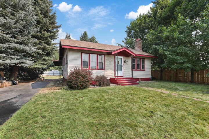 Property Photo:  16 N Arties Ct  WA 99016 