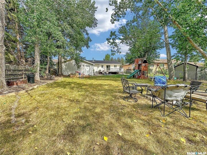 Property Photo:  219 4th Avenue  SK S0G 5C0 
