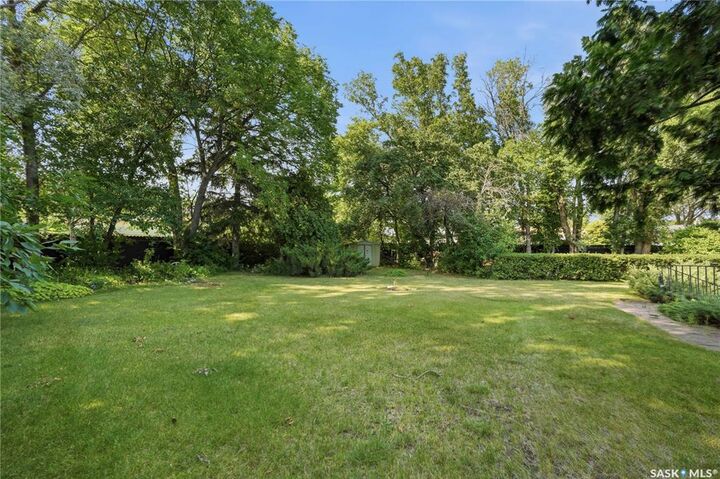 Property Photo: 92 Wentworth Crescent SK S7L 4A9