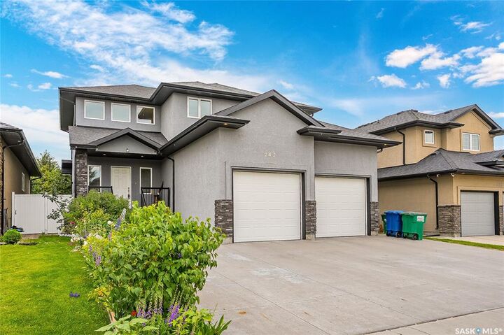 Property Photo: 242 Pohorecky Street SK S7W 0J3
