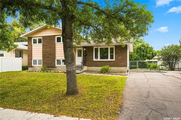 Property Photo:  347 Trudelle Crescent  SK S4T 6X1 