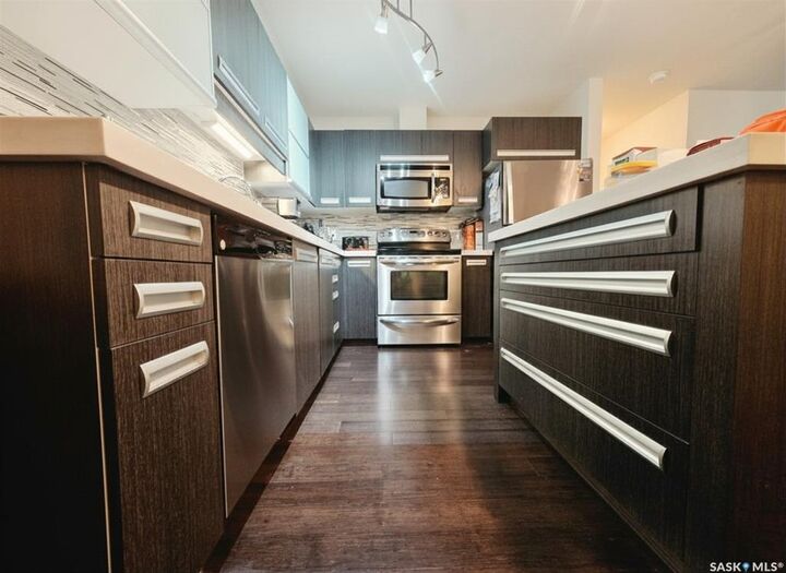 Property Photo:  211 Ledingham Street 216  SK S7V 0C5 