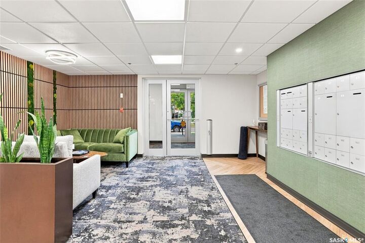 Property Photo: 717 Victoria Avenue S 702 SK S7N 2T5