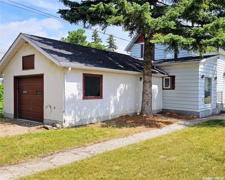 Property Photo:  50 Antrim Street  SK S0K 2M0 