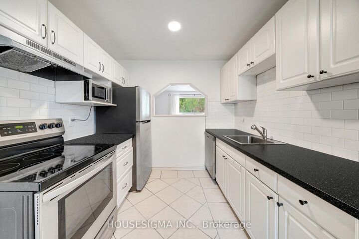 Property Photo:  40 East Street 19  ON L0E 1R0 