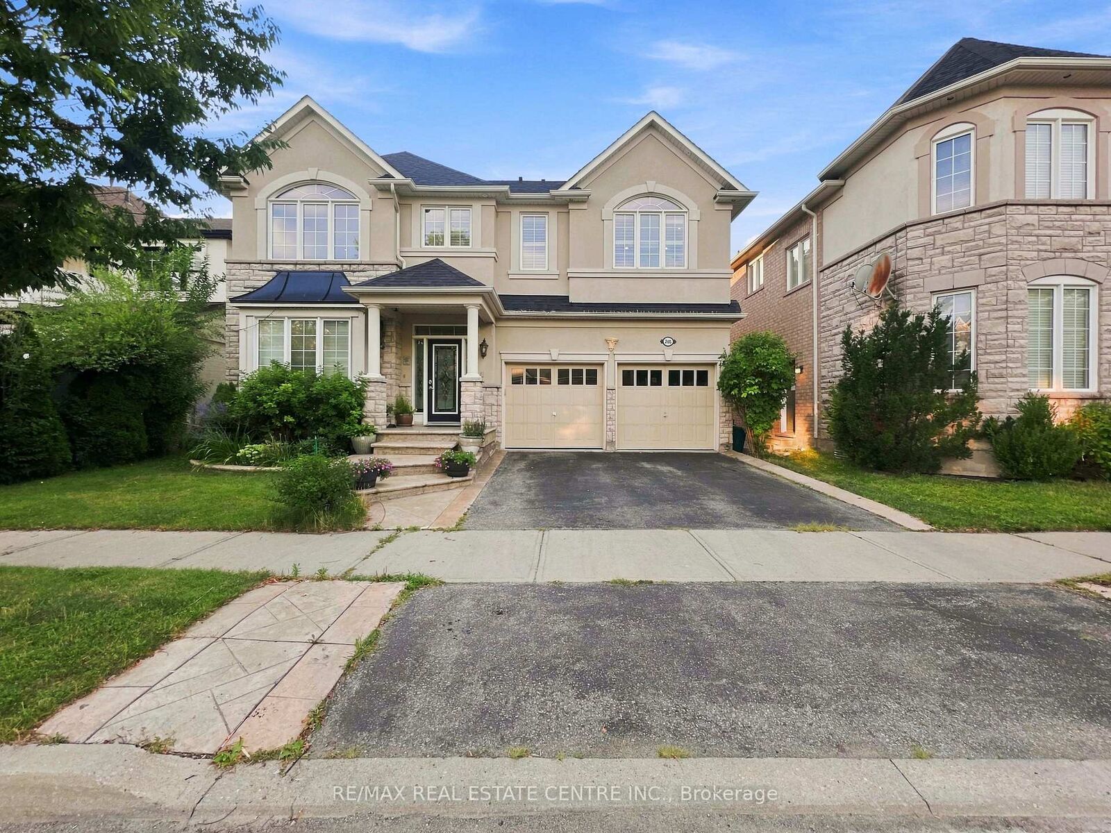 Property Photo:  266 Fennamore Terrace  ON L9T 0Y3 