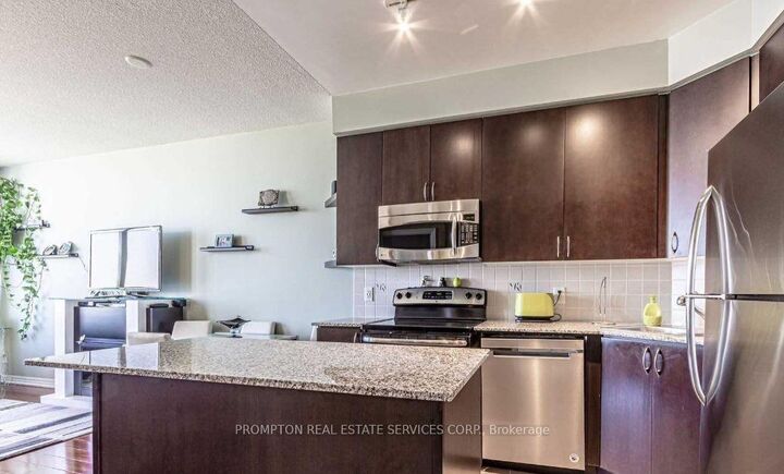 Property Photo:  223 Webb Drive 2404  ON L5B 0E8 