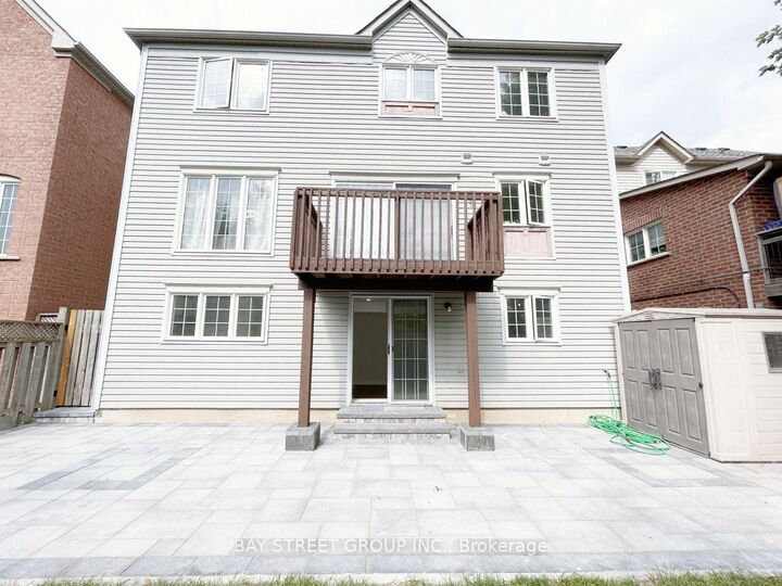 Property Photo:  17 Bradbury Crescent  ON L1T 4H5 