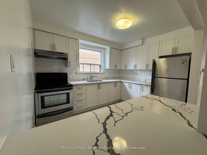 Photo de la propriété: 56 Leduc Drive 1 ON M9W 2A9