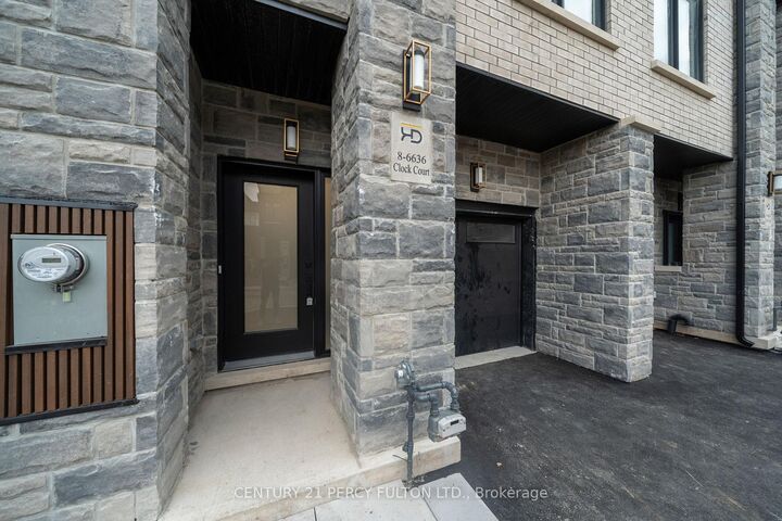 Property Photo:  6636 Clock Court 8  ON L5W 1N2 