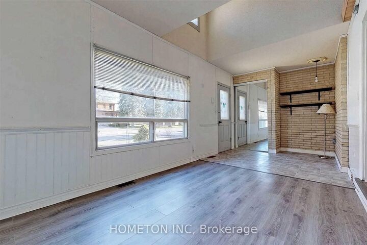 Property Photo: 95 Yongehurst Road ON L4C 3T3