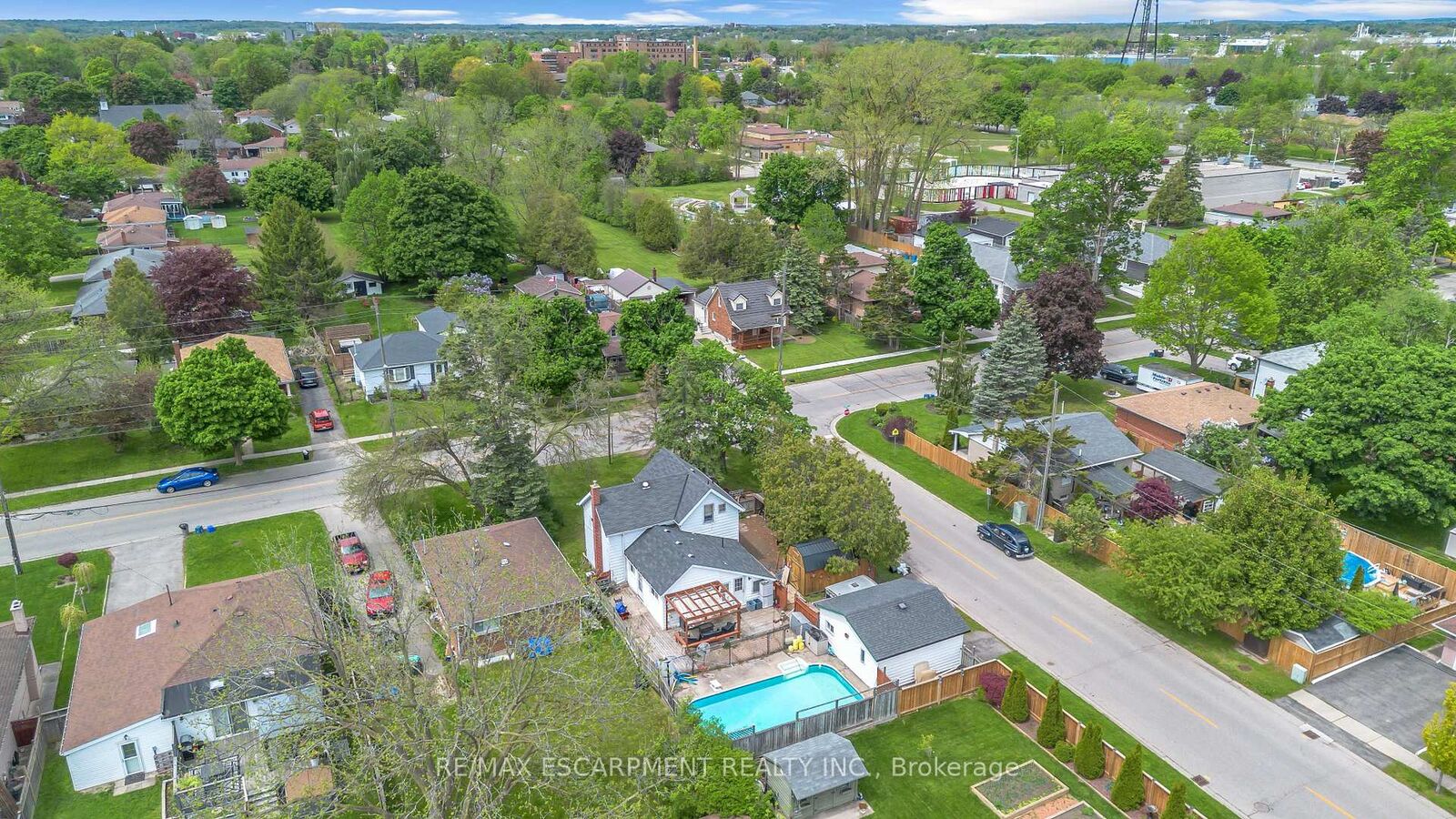 Property Photo: 35 James Avenue ON N3S 6Y2