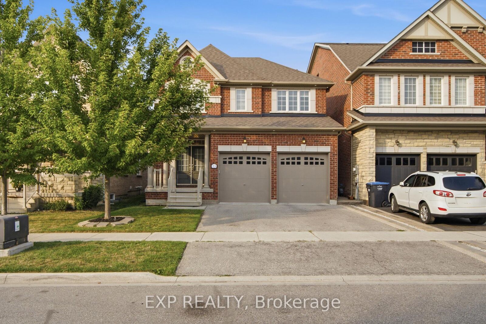 Property Photo: 13 Craftsman Road ON L7C 3W3