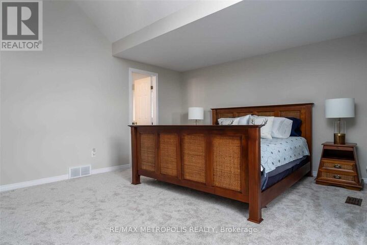 Property Photo: 472 Hidden Creek Drive ON N2N 3M1