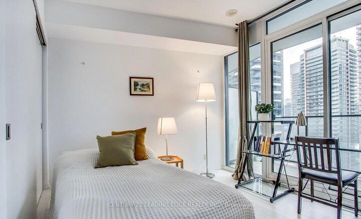 Property Photo: 125 Peter Street 2512 ON M5V 0M2