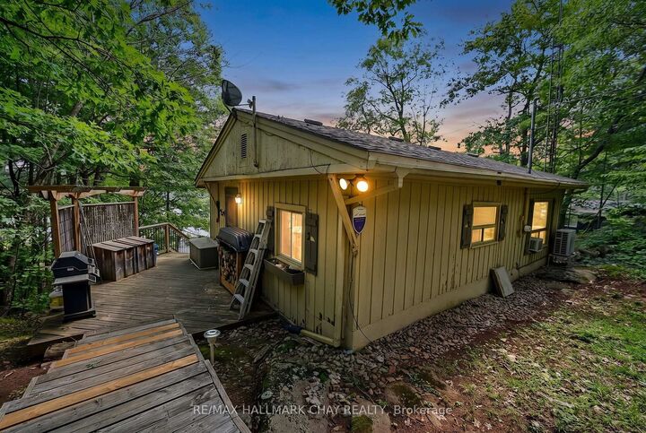 Property Photo: 1283 Lions Head Road ON P0E 1G0