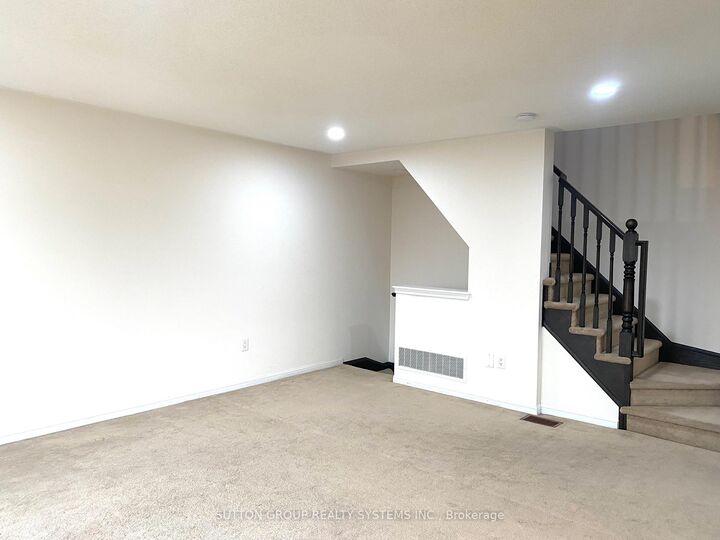 Property Photo: 39 Suitor Court ON L9T 8R9