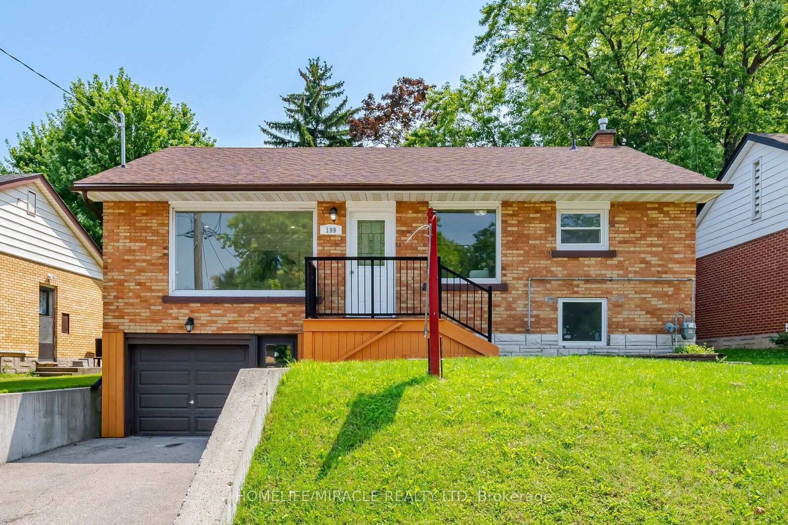 Property Photo:  199 Allen Street E  ON N2J 1J9 