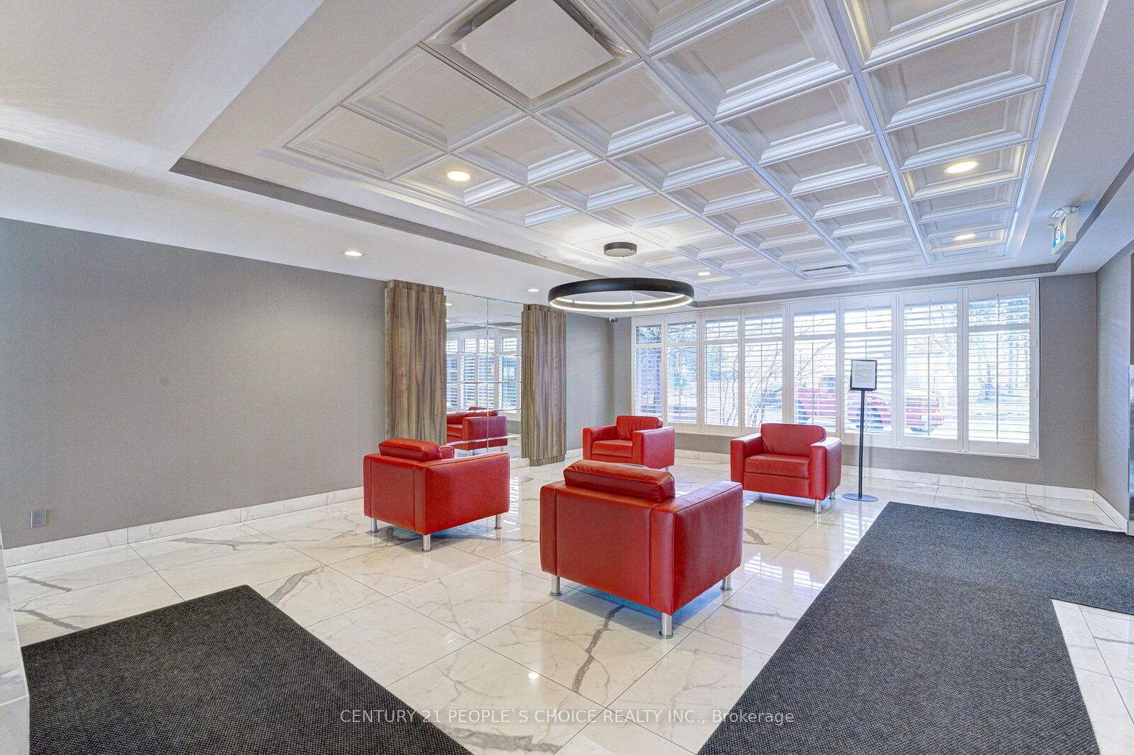 Property Photo: 155 Hillcrest Avenue 1413 ON L5B 3Z2
