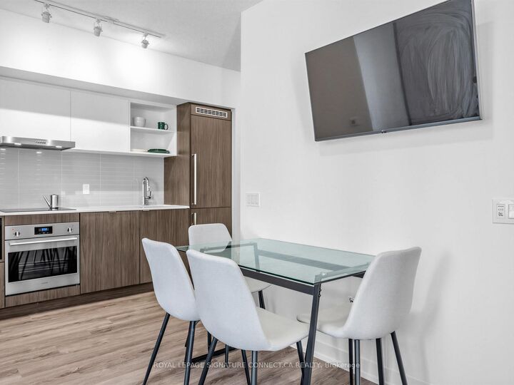 Property Photo: 138 Downes Street 805 ON M5E 0E4
