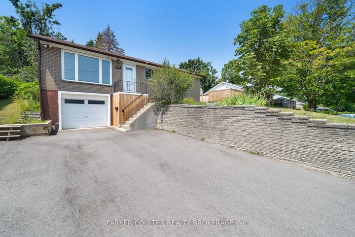 Property Photo: 636 Mississaga Street W ON L3V 3C6