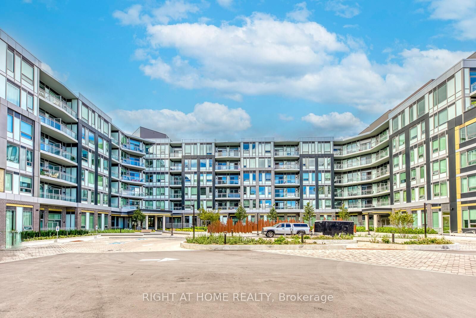 Property Photo:  2501 Saw Whet Boulevard 538  ON L6M 5N2 