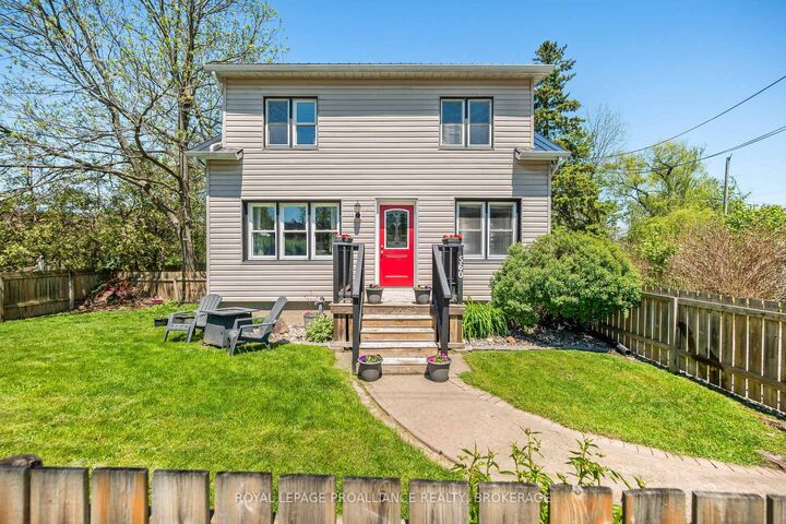 Property Photo:  560 King Street W  ON K7G 2H1 