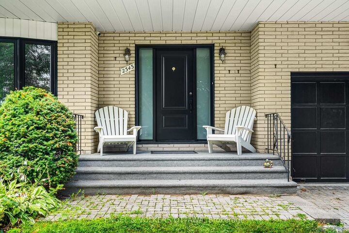 Property Photo:  2343 Whitehaven Crescent  ON K2B 5H2 