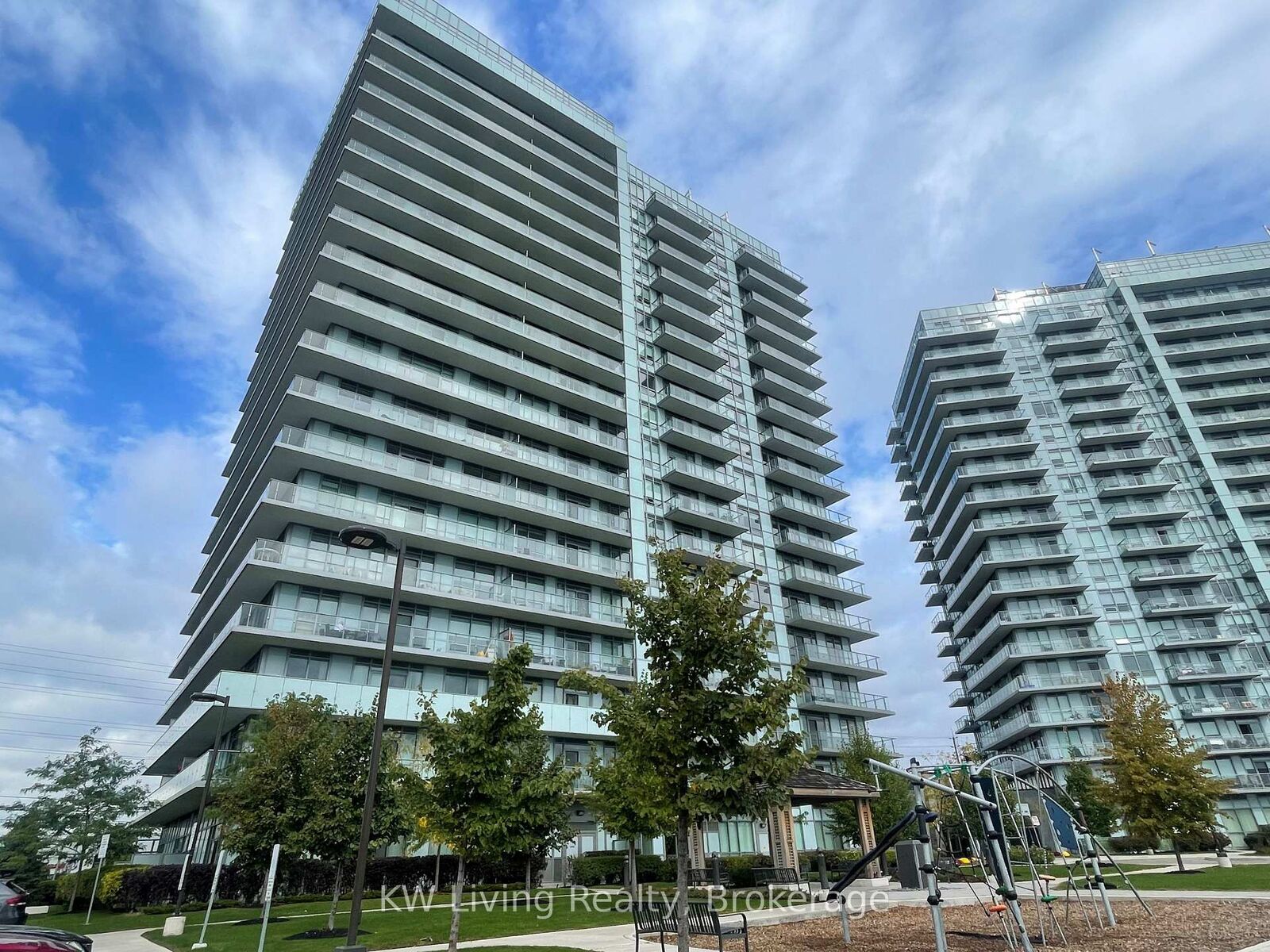 Property Photo:  4677 Glen Erin Drive 1801  ON L5M 2E3 