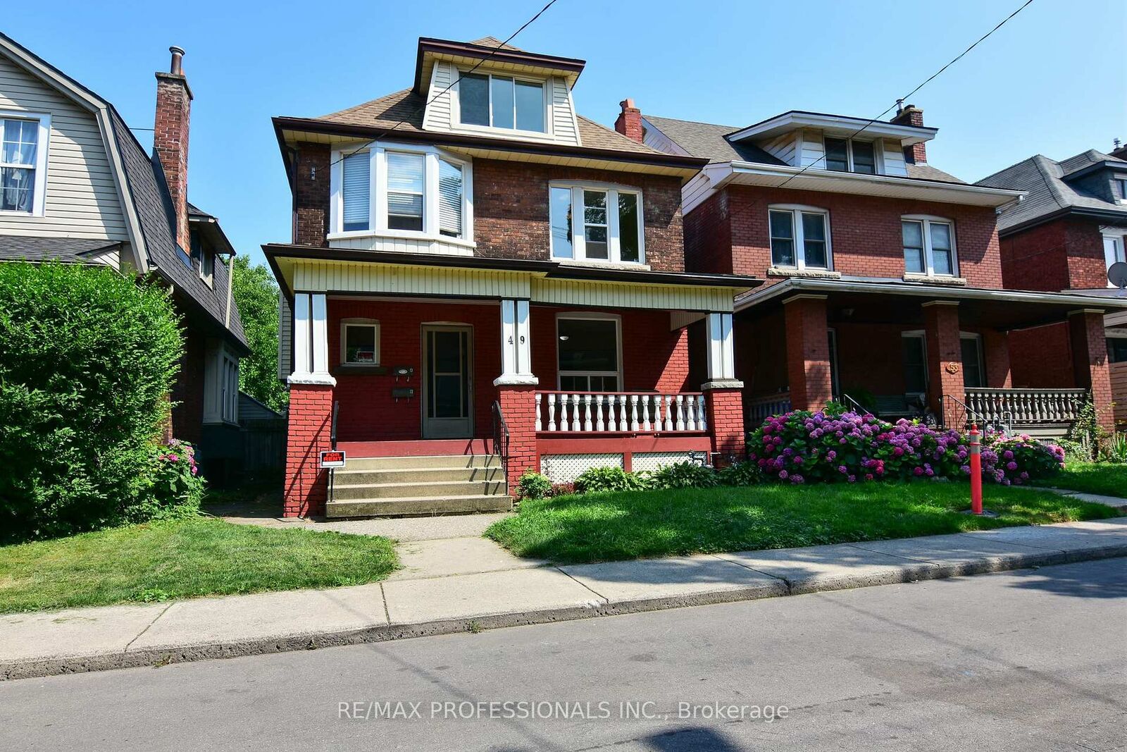 Property Photo: 49 Spadina Avenue ON L8M 2X2