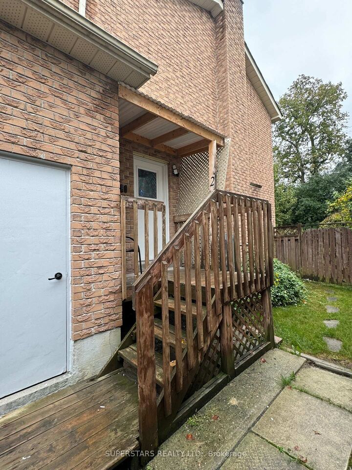 Property Photo:  110 Colony Trail Boulevard  ON L9N 1E4 