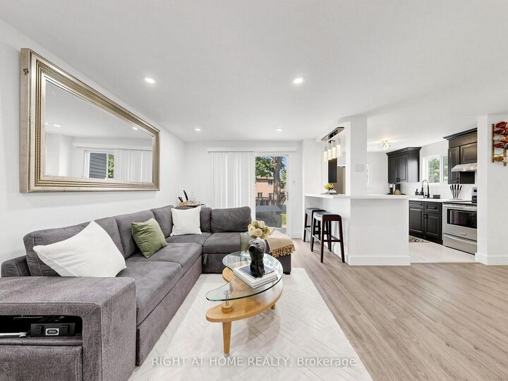 Property Photo: 207 Hickling Trail ON L4M 5W6
