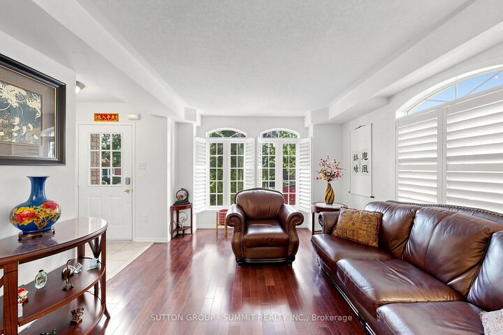 141 Gatwick Drive — photo 1