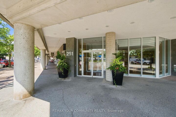 Property Photo: 251 Queens Quay N/A 705 ON M5J 2N6