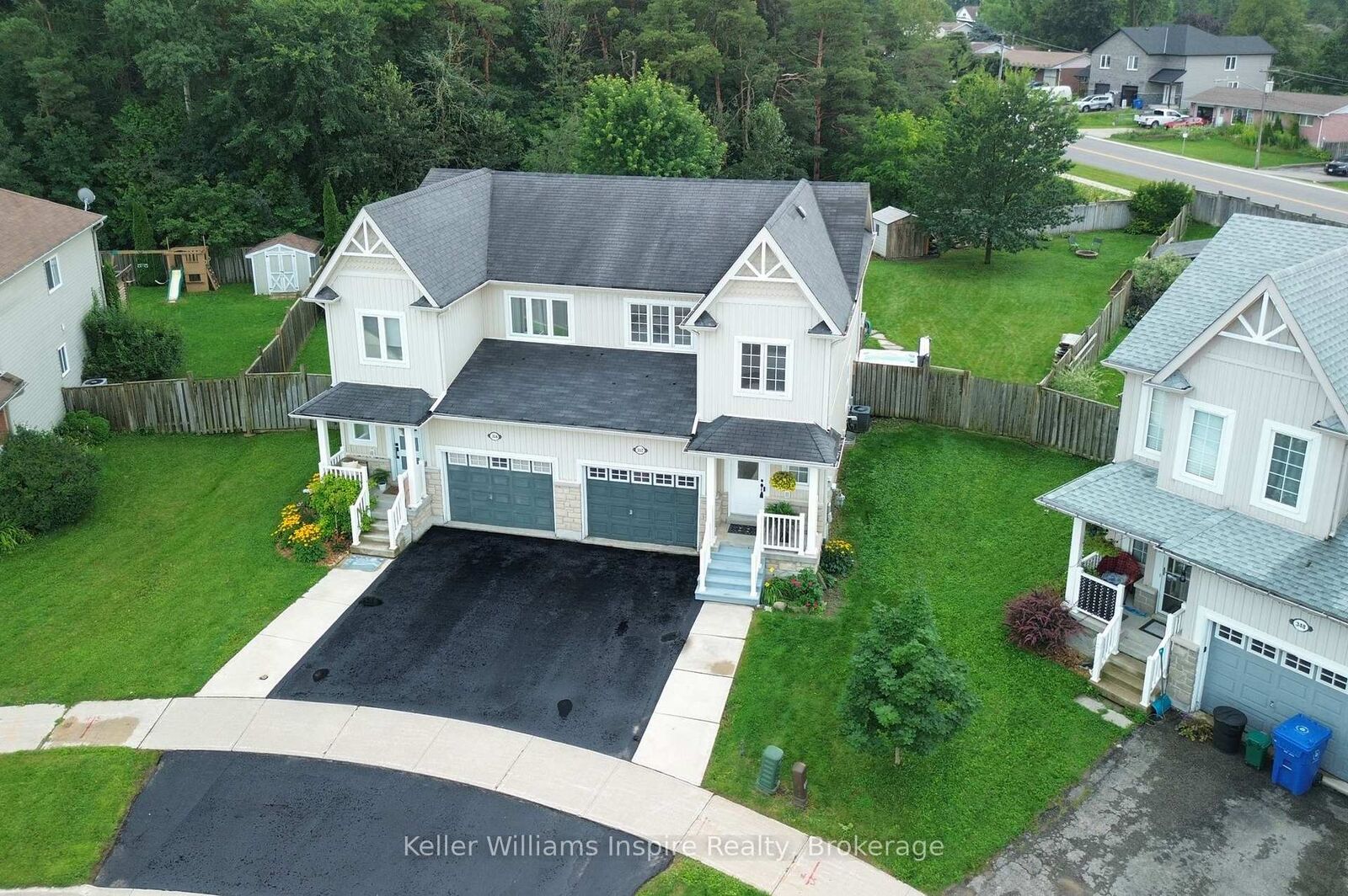 Property Photo: 352 Orvis Crescent ON L9V 3E6