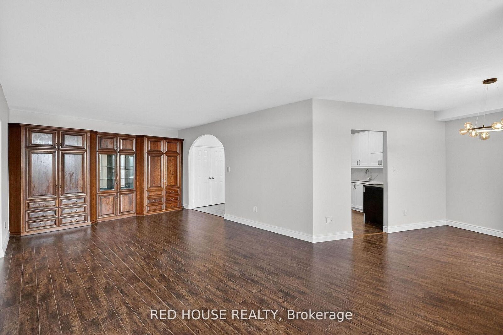 Property Photo: 5250 Lakeshore Road 809 ON L7L 5L2