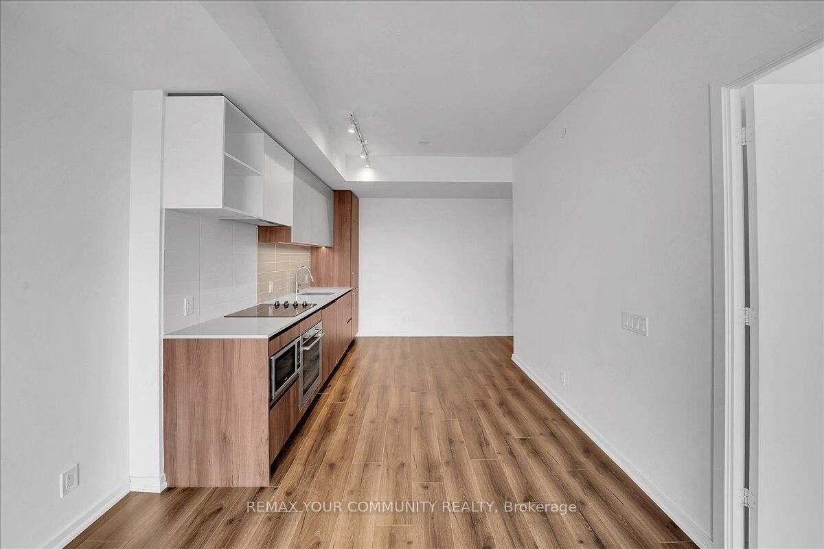 Property Photo: 1000 Portage Parkway 2002 ON L4K 0L1