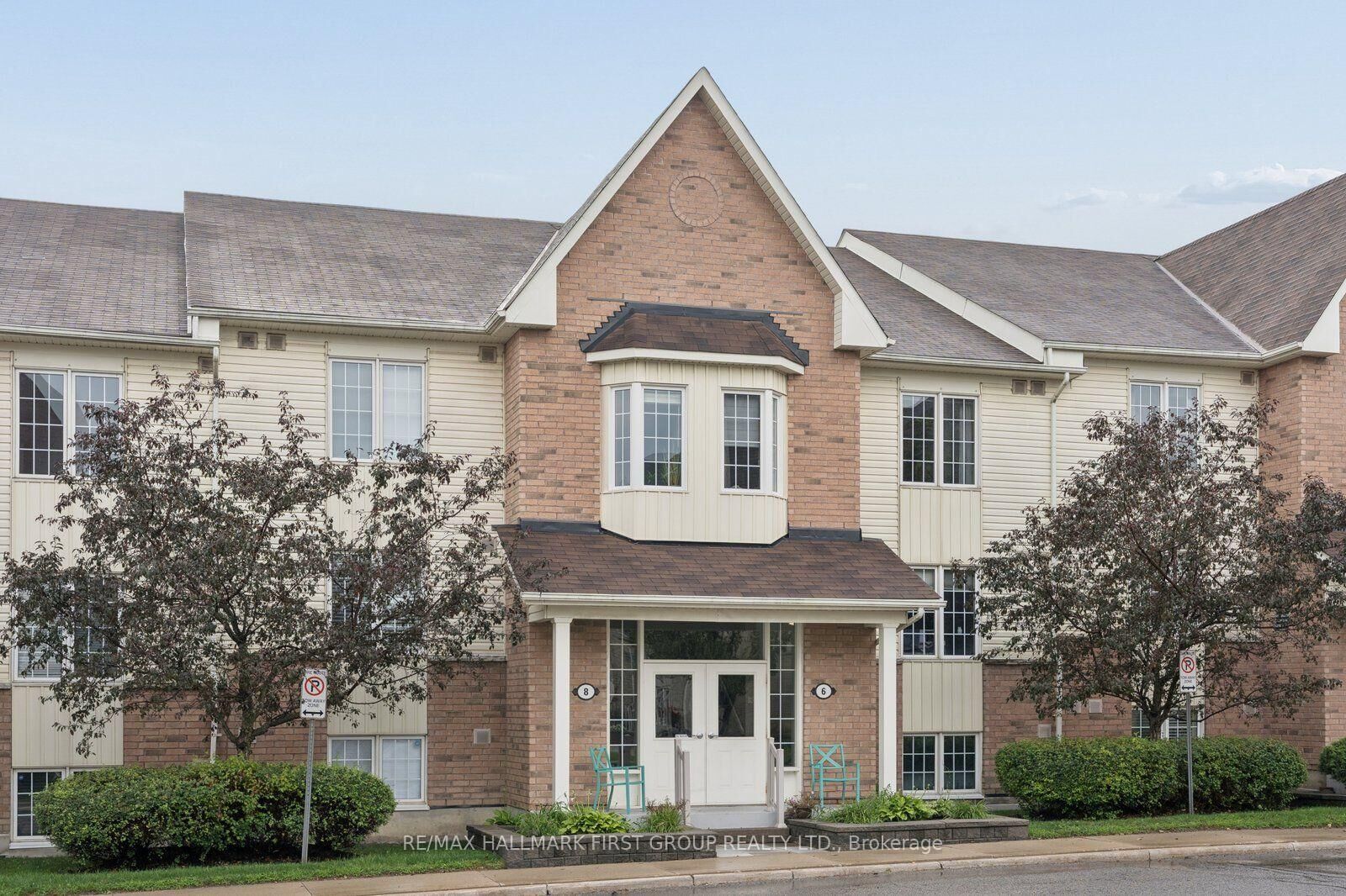 Property Photo:  8 Petra Way 2  ON L1R 0A6 